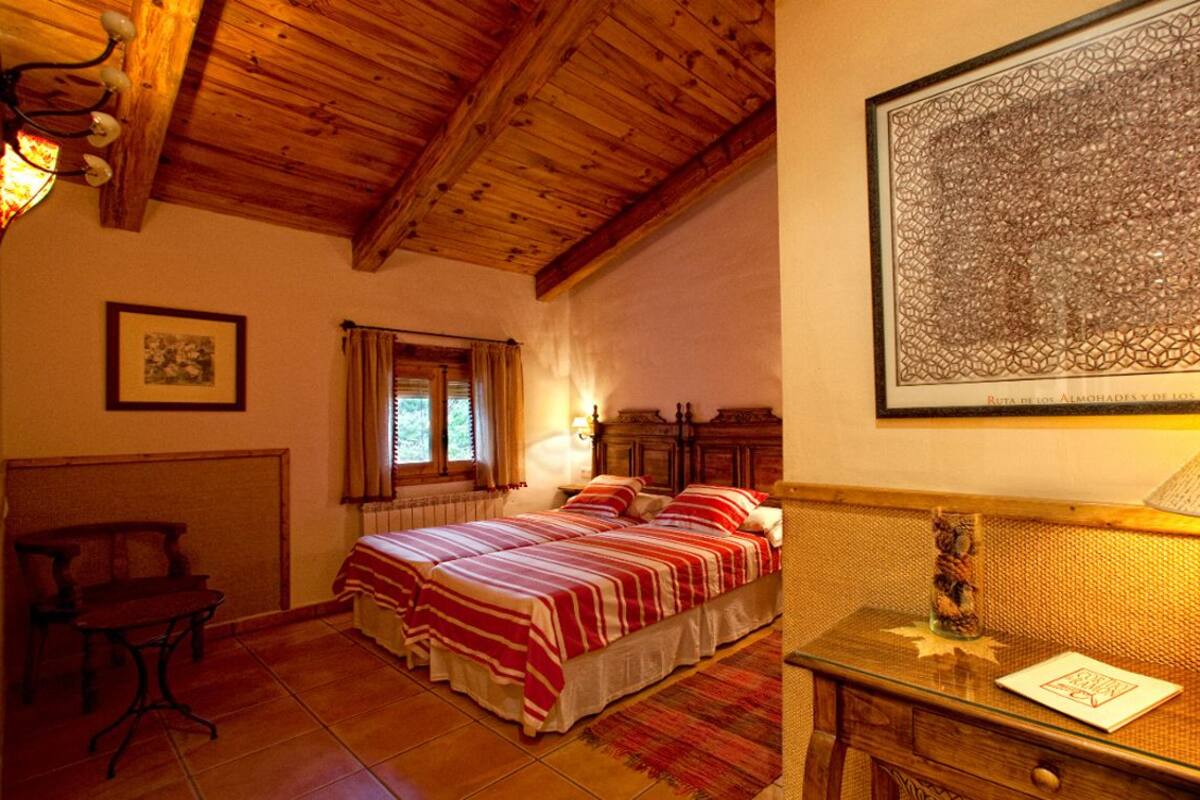 8 bedrooms, down comforters, individually decorated