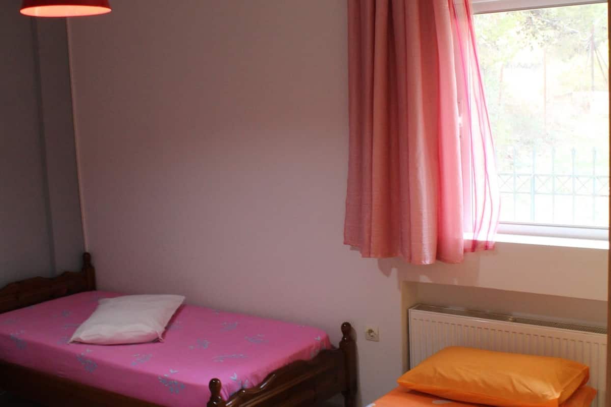 apartment, 2 bedrooms | 2 bedrooms, desk, iron/ironing board, free cots/infant beds