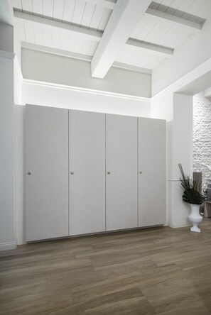 Apartamento Deluxe, balcón | Servicio de la habitación