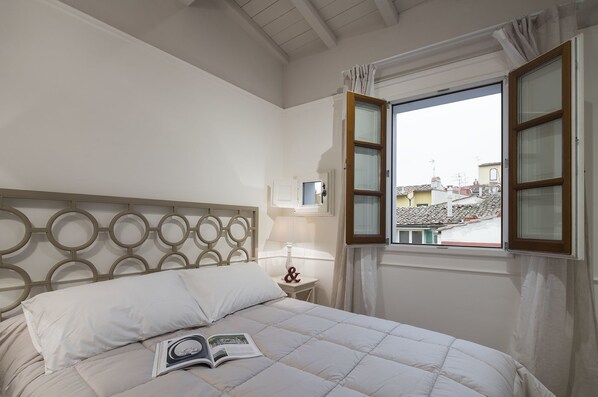 Deluxe Apartment, Balcony | In-room safe, free WiFi, bed sheets