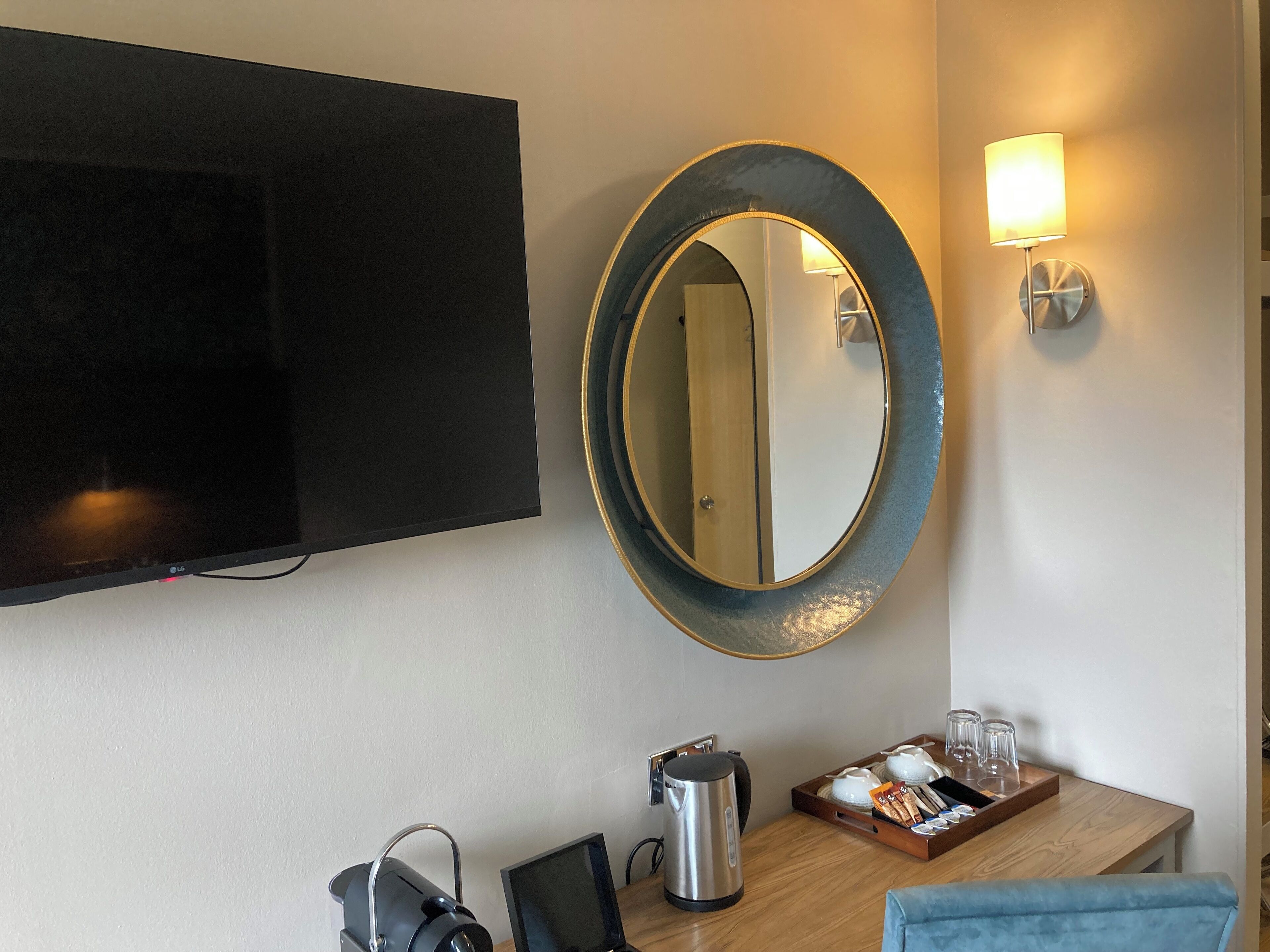 superior double room | desk, wifi, bed sheets