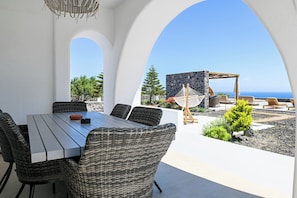 Appartement, 2 chambres, piscine privée, vue mer | Terrasse/Patio