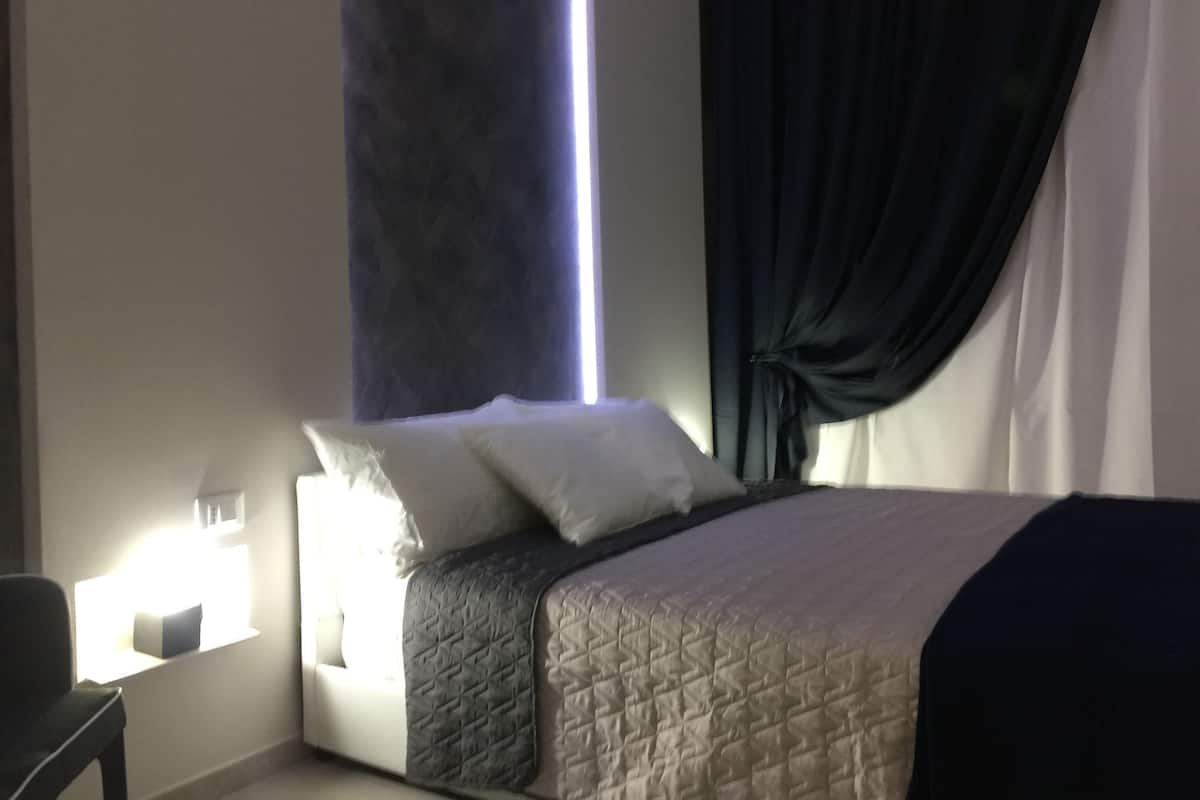 Luxury Room | In-room safe, desk, blackout curtains, soundproofing