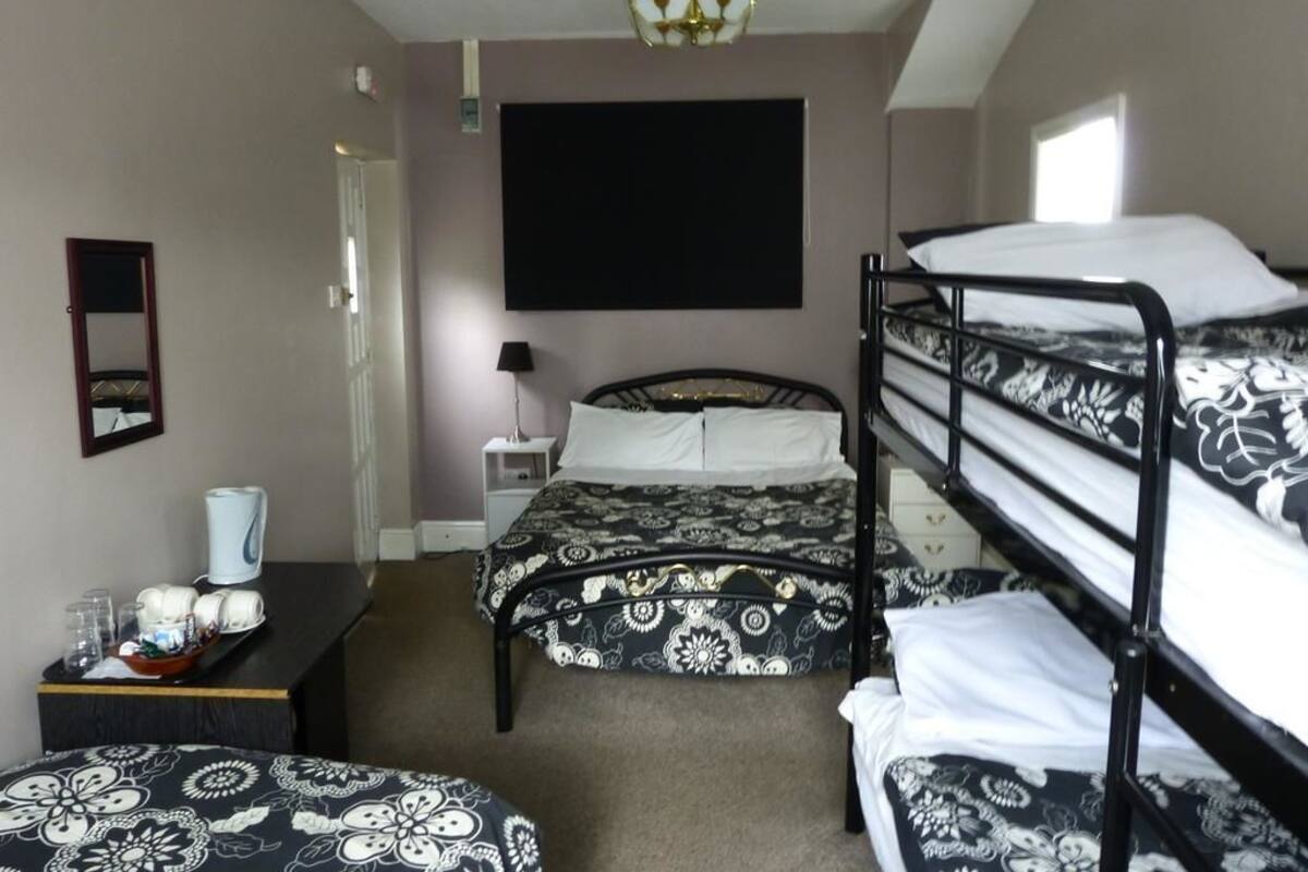 Classic Chalet | In-room safe, iron/ironing board, cribs (surcharge), WiFi (free)
