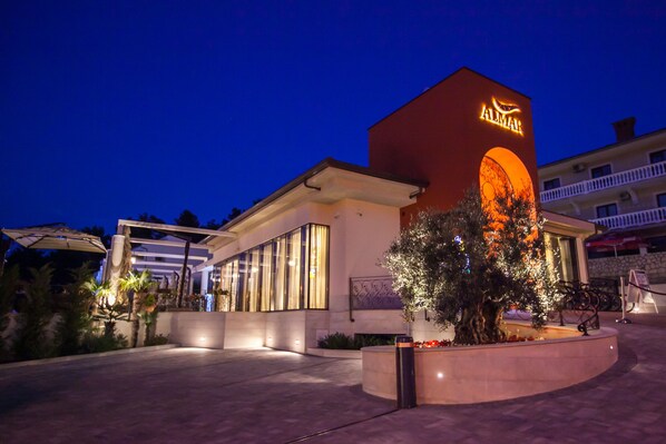 Front of property - evening/night - Villas Almar (Dobrinj)