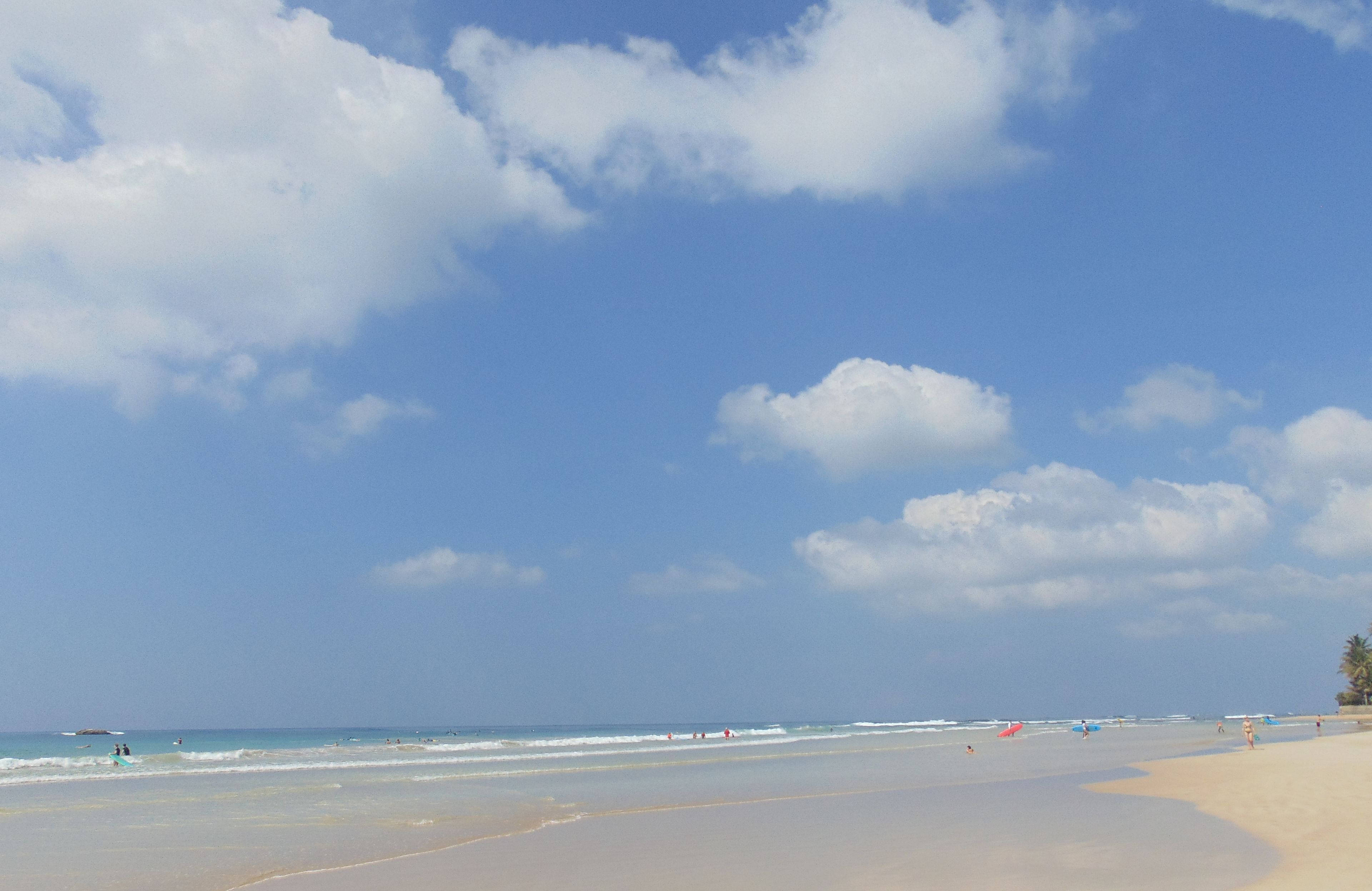 Playa en los alrededores y playa de arena blanca 