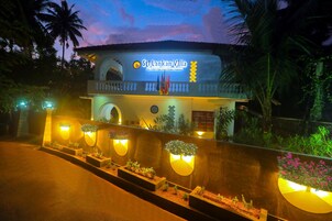 Front of property - evening/night