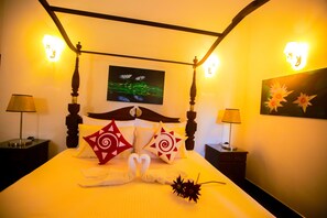 Luxury Apartment, 1 King Bed, Kitchen, Garden View | Premium bedding, pillow-top beds, individually decorated - Sri Lankan Villa (Koggala)