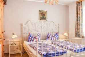 Rollaway beds, free WiFi