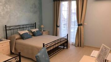 Camera tripla, letti multipli | Biancheria da letto di alta qualità, materassi in memory foam