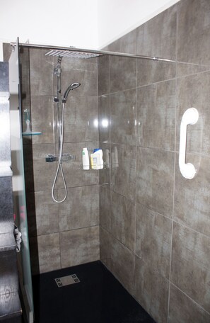 Suite Supérieure, vue parc (Ambre) | Bathroom | Towels - La Bretonnière Longère Picarde (Passel)
