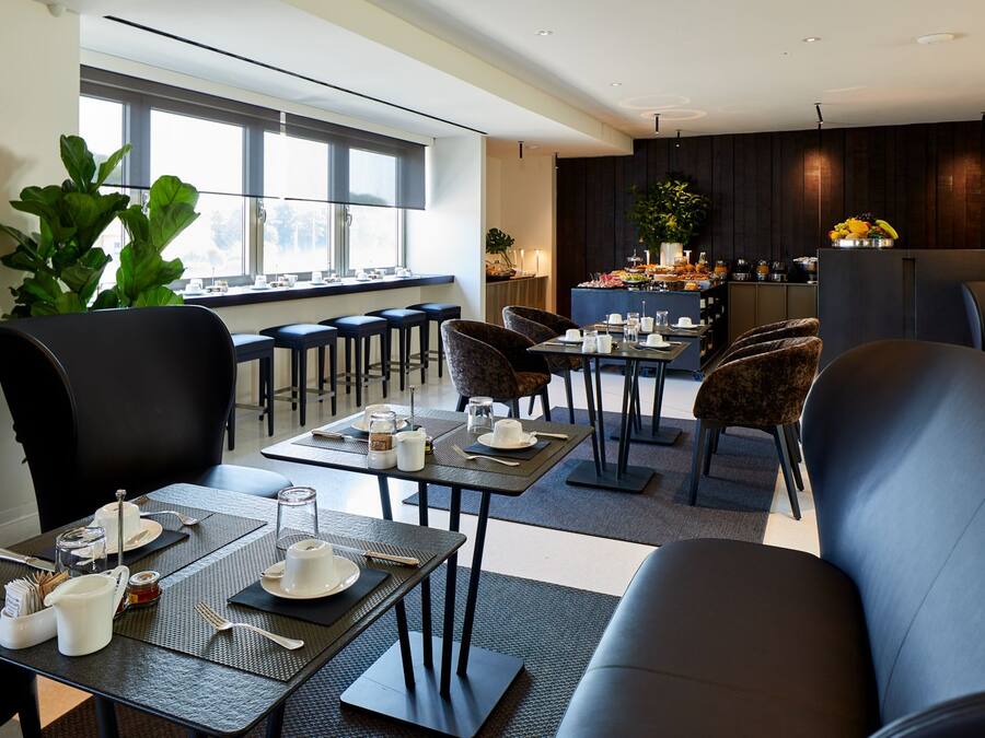 Esmorzar diari d'estil bufet gratuït