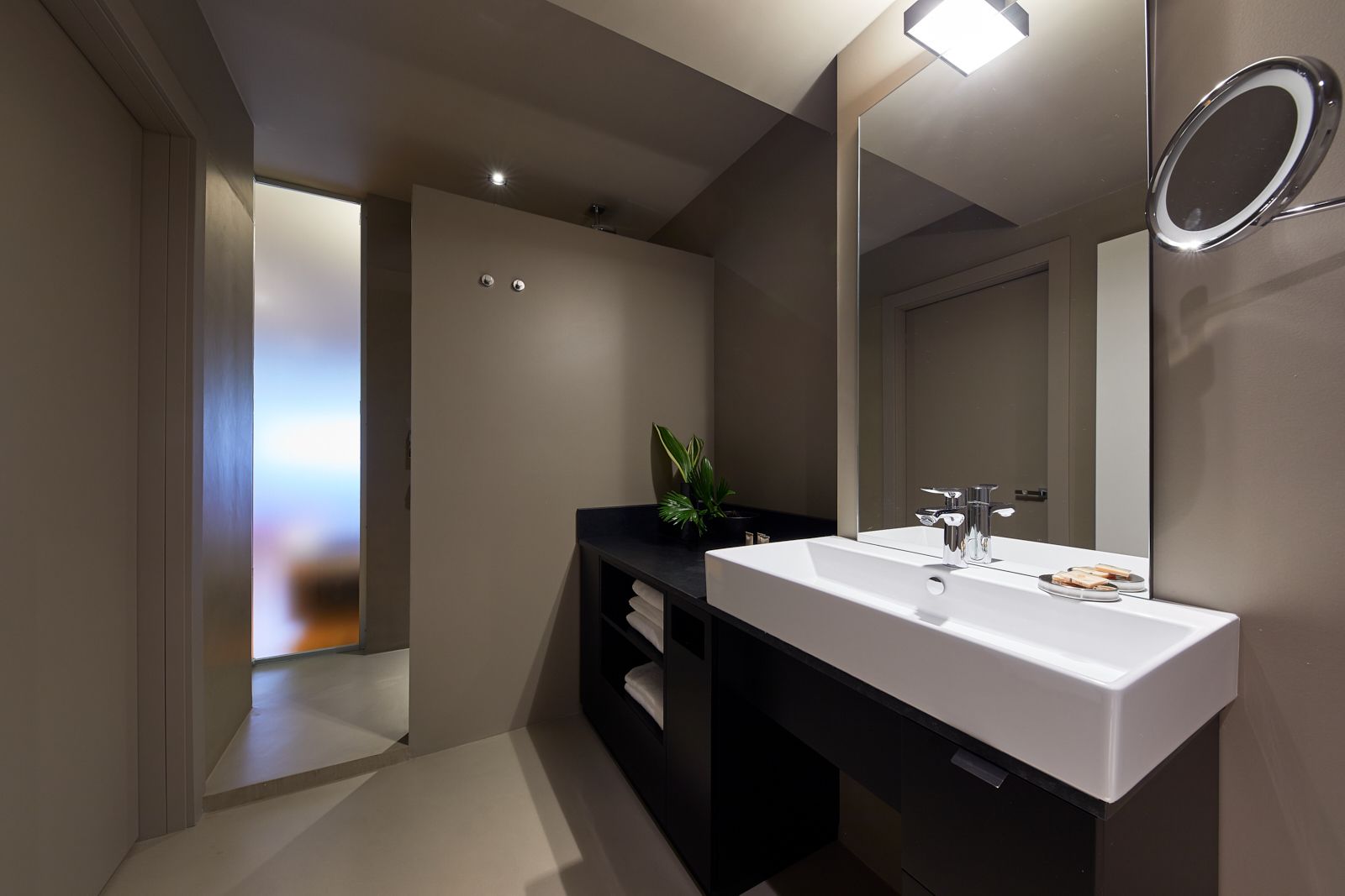 shower, free toiletries, hair dryer, slippers