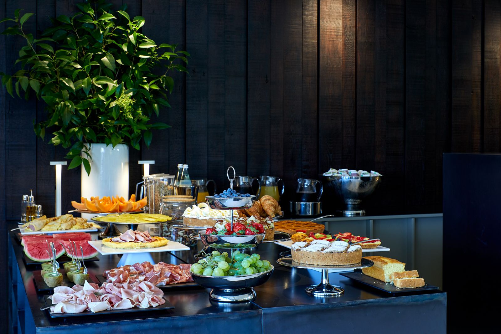 Tägliches inbegriffenes Frühstücksbuffet