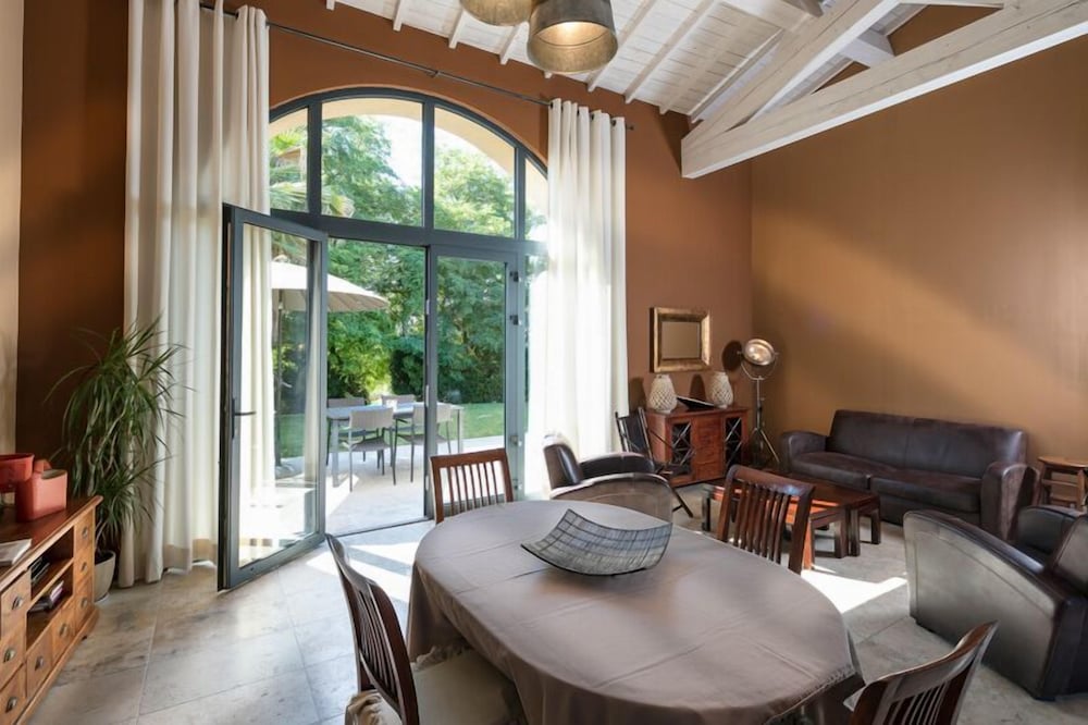 Le Chateau des cinq cantons by null