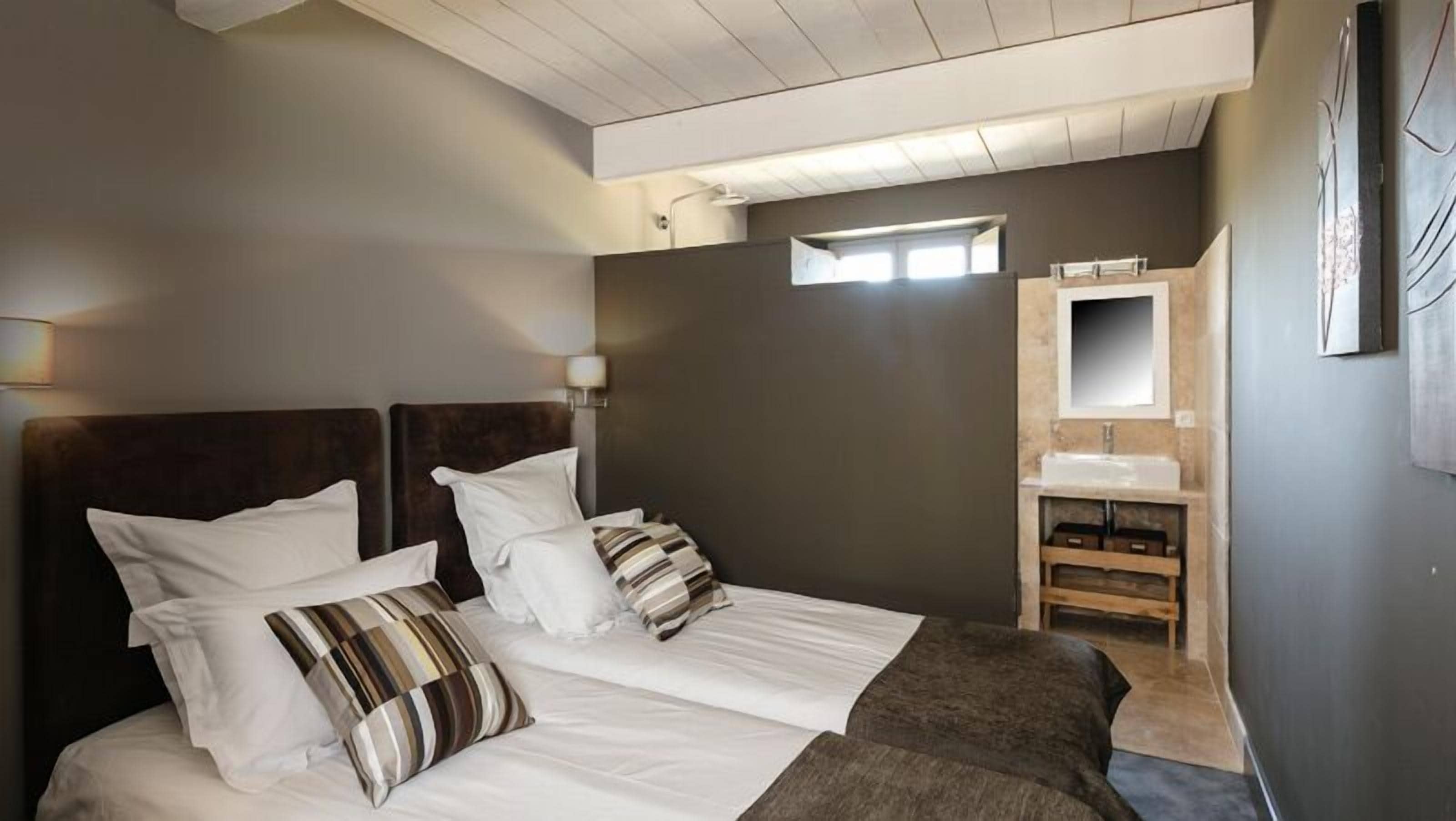 Casa de campo Confort, 2 habitaciones, 2 baños, vista al jardín | Ropa de cama de alta calidad y decoración personalizada 