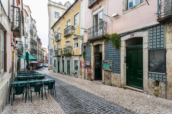 Street view - Apartments Center Bairro Alto (Lisbon)