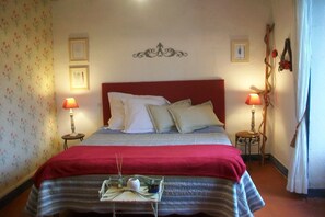 Family Suite (Alluchon et Hérisson) | Egyptian cotton sheets, premium bedding, Select Comfort beds - Moulin de la Croix (Charnizay)