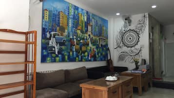 Área de estar no saguão