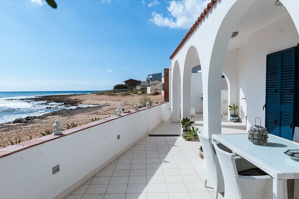 Villa, 3 Bedrooms | Terrace/patio