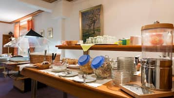 Daily buffet breakfast (EUR 7.50 per person)