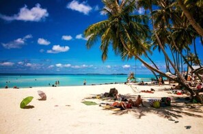 Beach nearby, white sand, beach towels - Ci-Ritorno View (Maafushi)