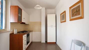 Apartemen, 2 kamar tidur | Dapur pribadi | Lemari es besar, oven, kompor, dan ketel listrik