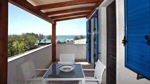Unclassified image, 5 of 13, button - Dolce Mare 5 (Modica)