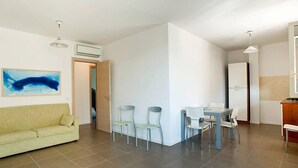 Unclassified image, 3 of 13, button - Dolce Mare 5 (Modica)