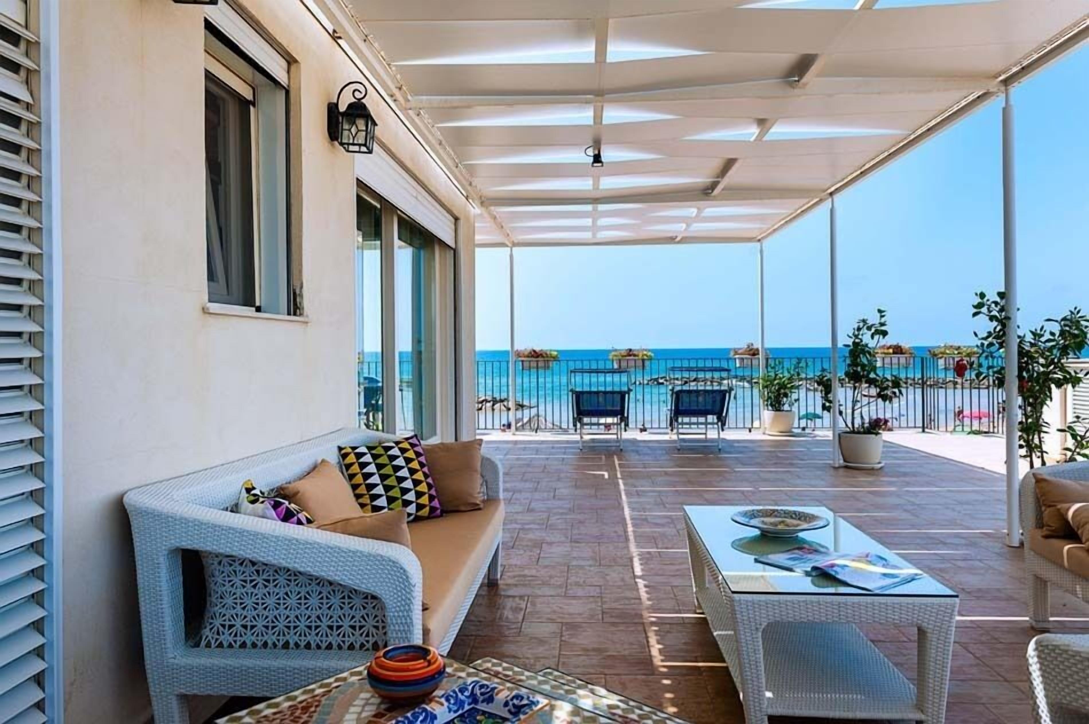 Condo, 2 Bedrooms, Sea View | Teres/patio