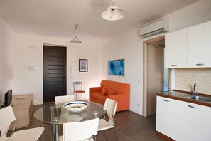 Apartment, 2 Bedrooms | In-room dining - Dolce Mare 7 (Modica)