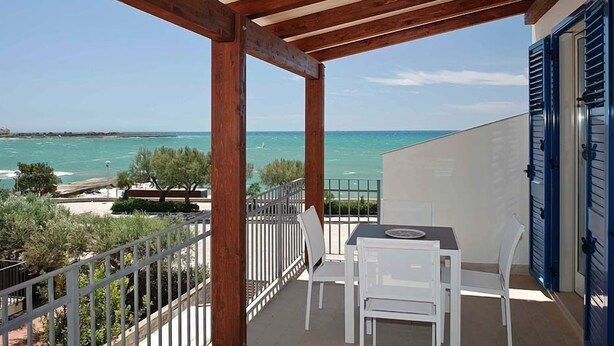 Unclassified image, 1 of 12, button - Dolce Mare 7 (Modica)
