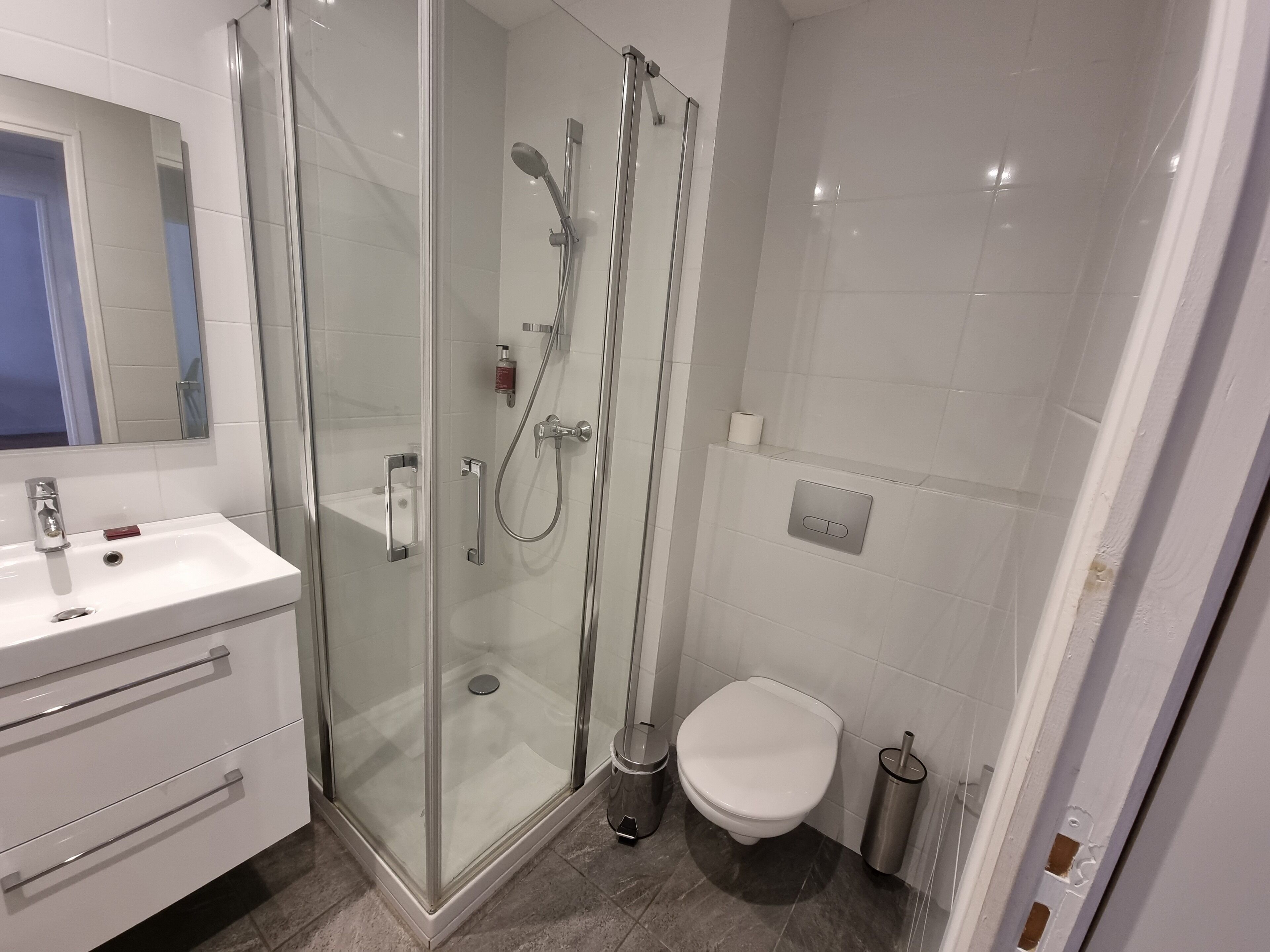 apartment | laptop workspace, blackout curtains, soundproofing, free wifi