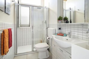 Apartment, 3 Schlafzimmer | Badezimmer | Dusche, Regendusche, Haartrockner, Bidet