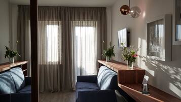 Deluxe Double Room (32) | Hypo-allergenic bedding, free WiFi, bed sheets