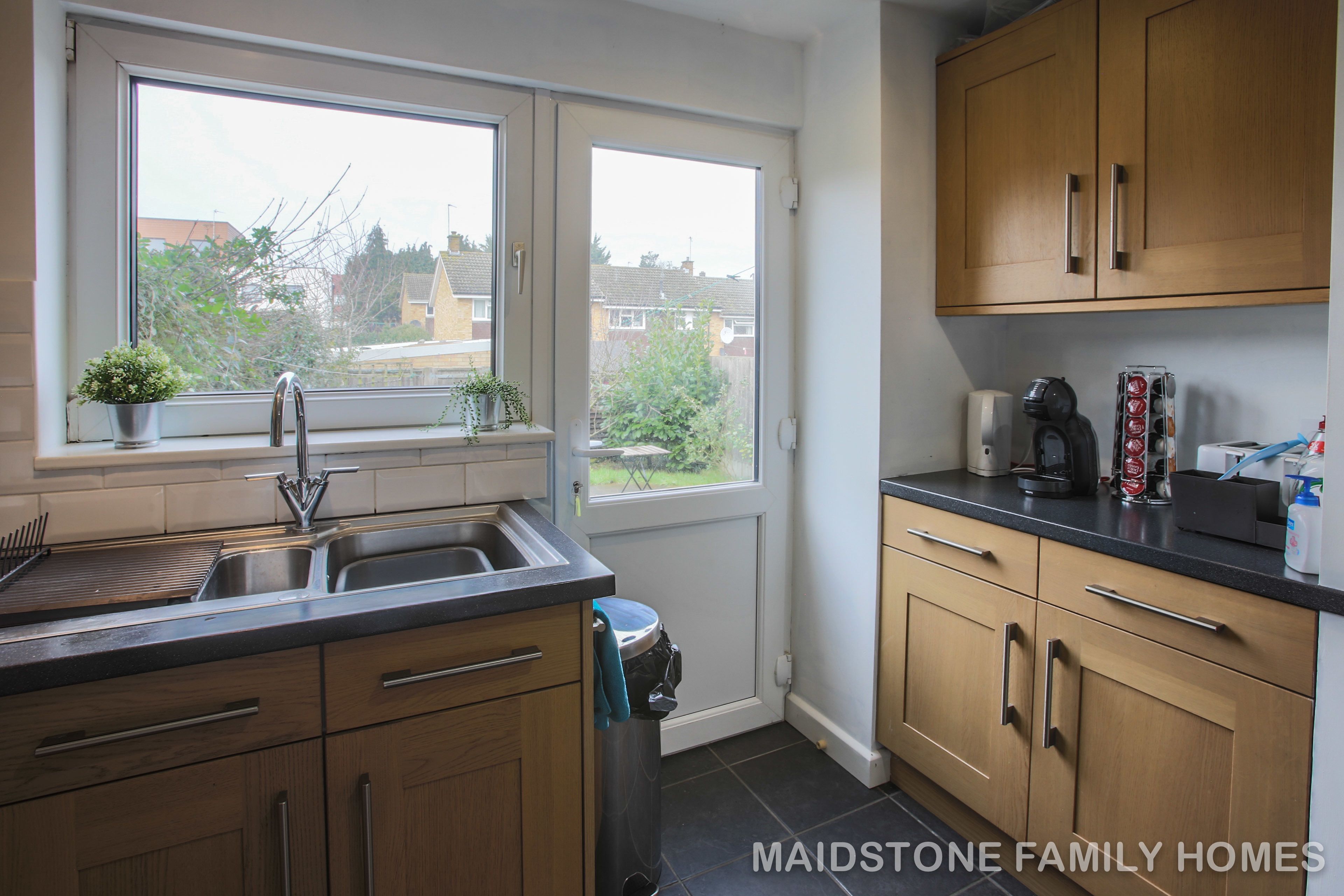 Family House, 3 Bedrooms | Shared kitchen facilities | Fridge, microwave, oven, dishwasher