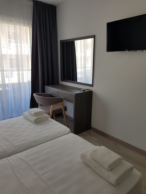 Apartment, 1 Bedroom | Bathroom | Shower, rainfall showerhead, free toiletries, hair dryer