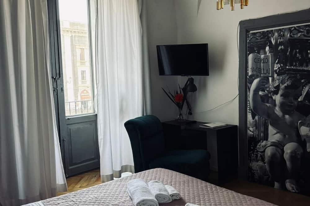 Agatha Hotel