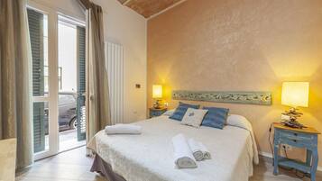 Minibar, Schreibtisch, Verdunkelungsvorhänge, schallisolierte Zimmer