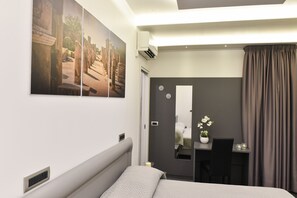 Ropa de cama de alta calidad, minibar y decoración personalizada 