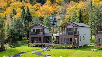 Deluxe Chalet, Multiple Beds, Non Smoking | Premium bedding, laptop workspace, soundproofing, iron/ironing board