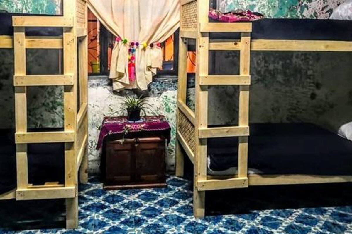 Fer et planche à repasser, draps fournis