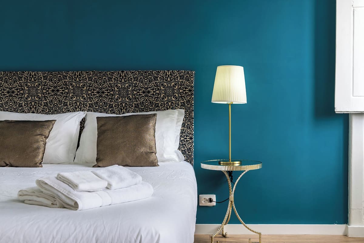 Premium Suite, Bathtub, City View (Q42) | Free WiFi, bed sheets