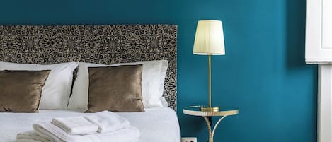 Suite Premium, vasca da bagno, vista città (Q42) | Wi-Fi gratuito, lenzuola