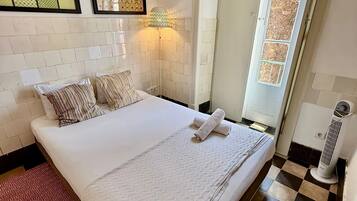 Wifi gratis y ropa de cama