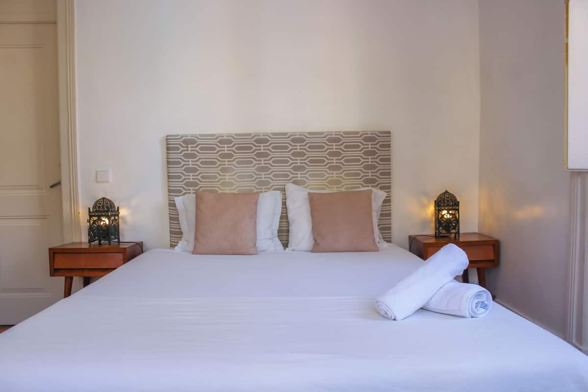 Double Room, Shared Bathroom (Bright) | Free WiFi, bed sheets