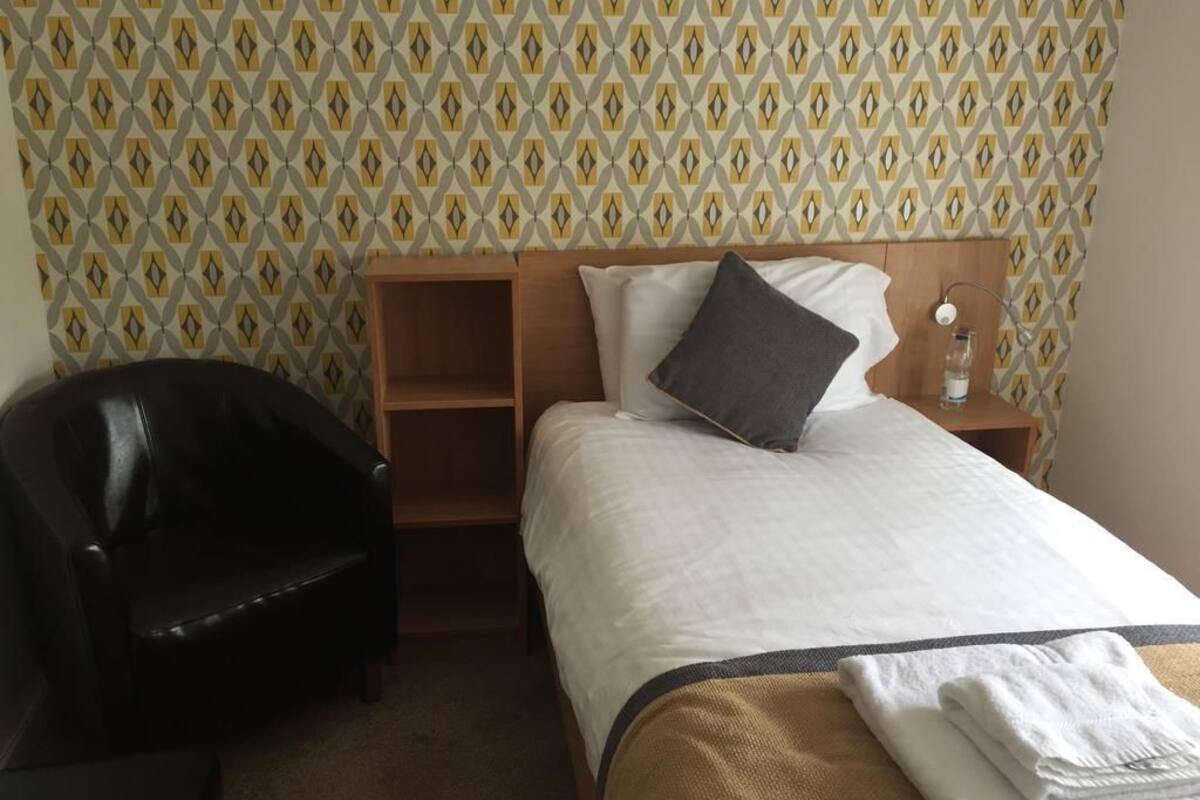 Standard Single Room | Desk, iron/ironing board, free WiFi, bed sheets
