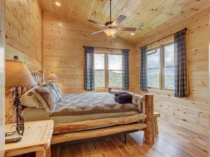 5 bedrooms, iron/ironing board, free WiFi, bed sheets