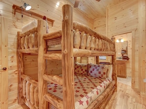 5 Schlafzimmer, Bügeleisen/Bügelbrett, kostenloses WLAN, Bettwäsche