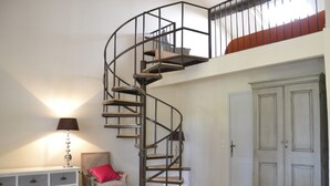 Quadruple Room, Multiple Beds, Non Smoking | Room amenity - Mas le 7 (Saint-Andiol)